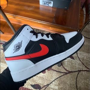 Brand new in box jordan 1 mids